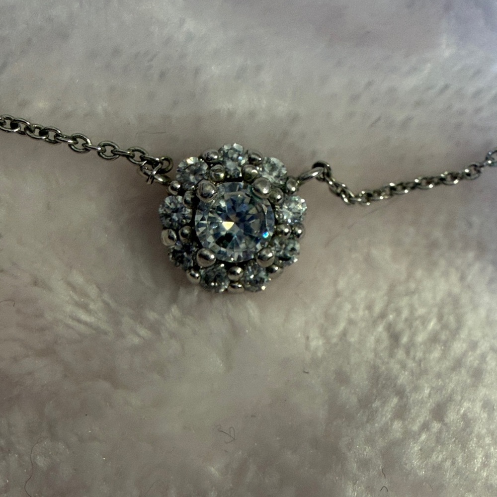 Dazzling Clear Crystal Cluster Silver Toned Pendant Necklace - Picture 7 of 9